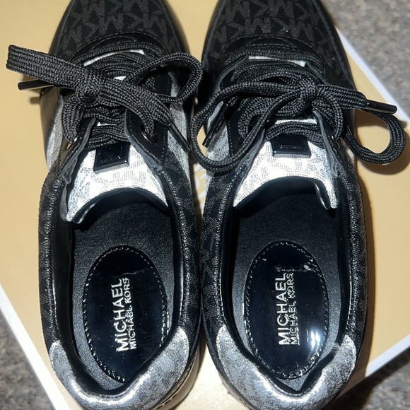 Michael Kors Billie trainer sneakers. 6 - Picture 6 of 11